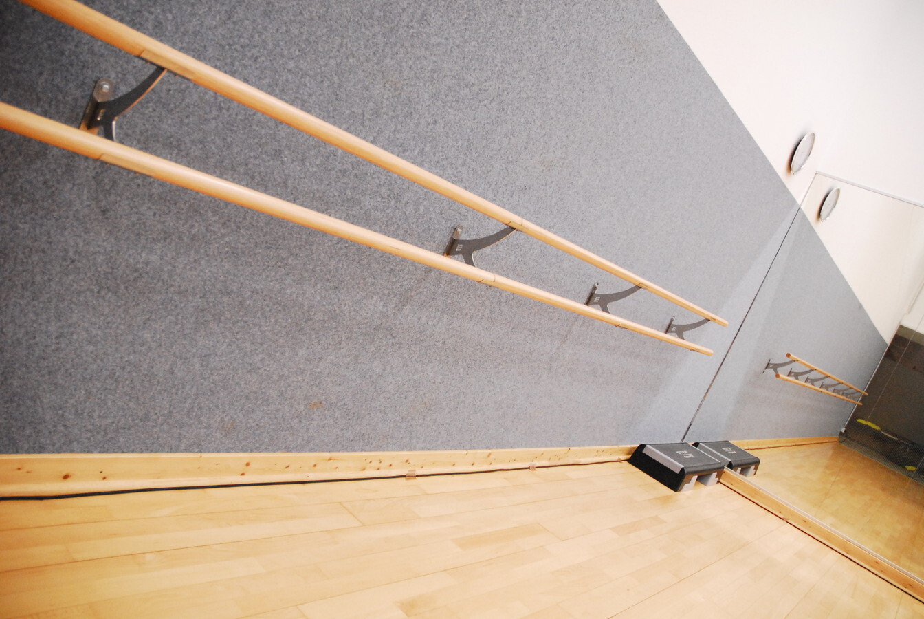 unsere ersten Räumlichkeiten in der Squash Halle 